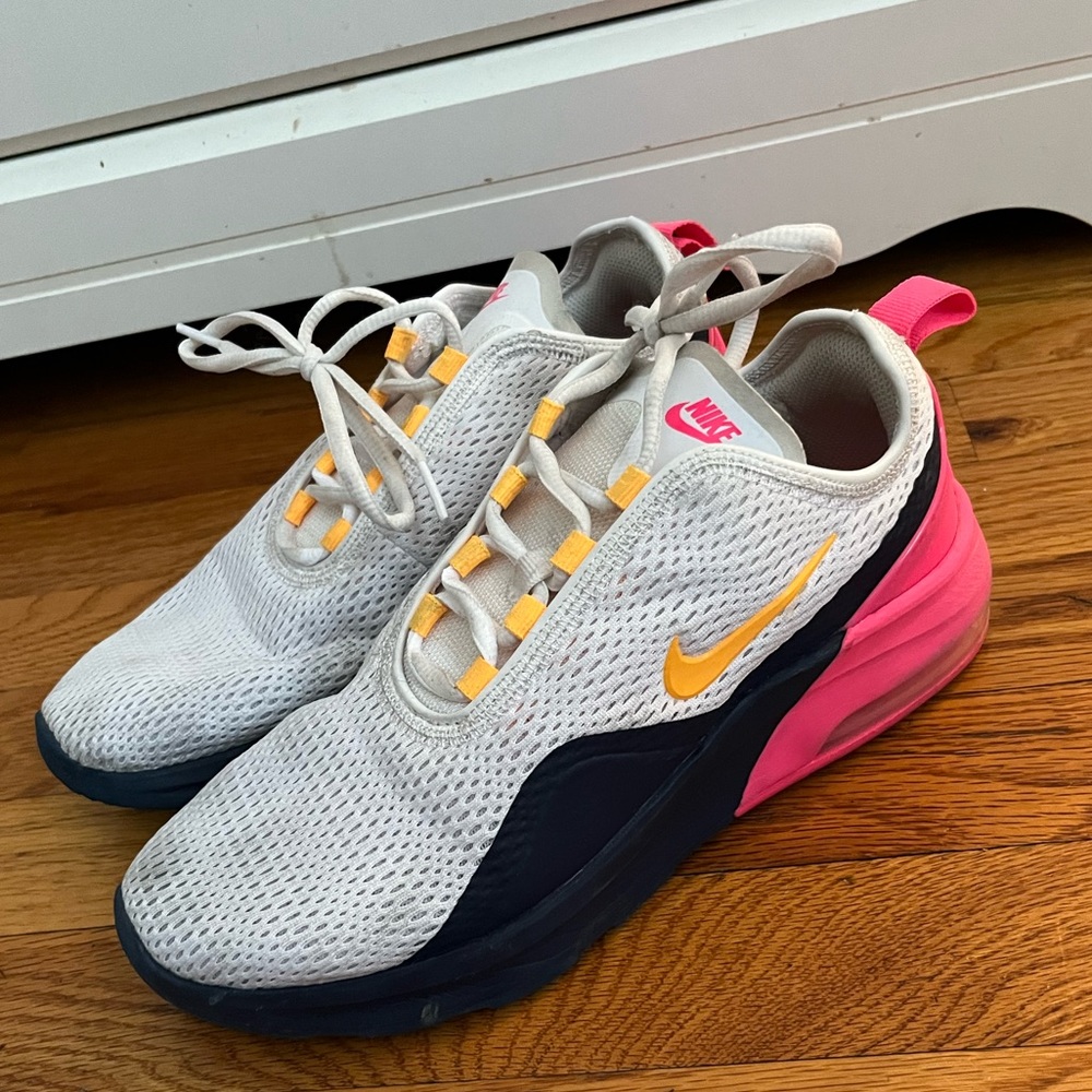 Nike women’s sneakers